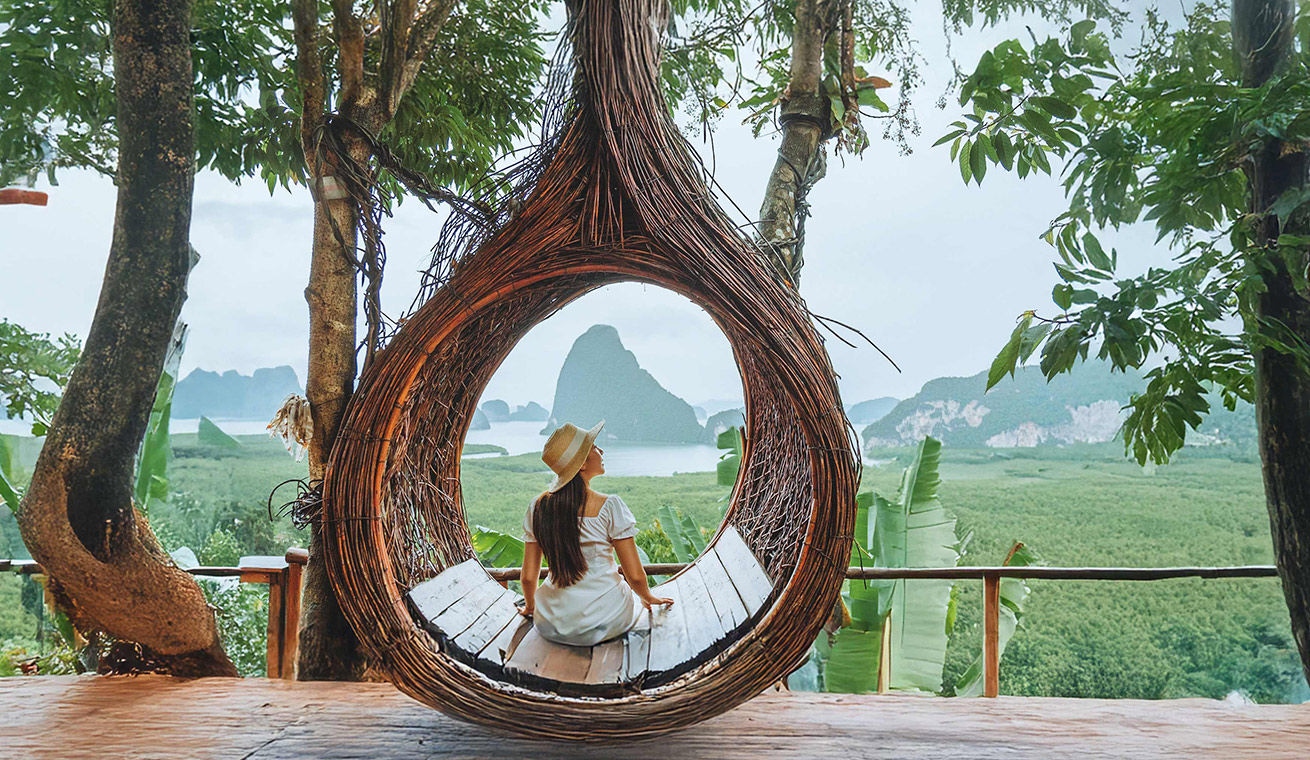 Stay 4 nights, pay for 2 & collect 3x Avios image