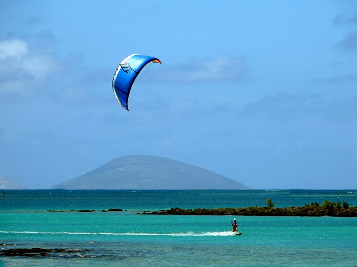 Kitesurfing around the world image