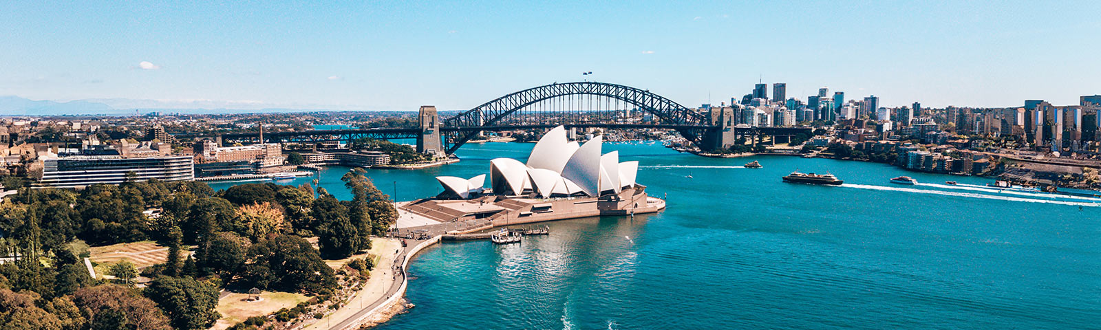 Experience the best<br>of Australia Enjoy special fares from £985Enjoy special fares from £985